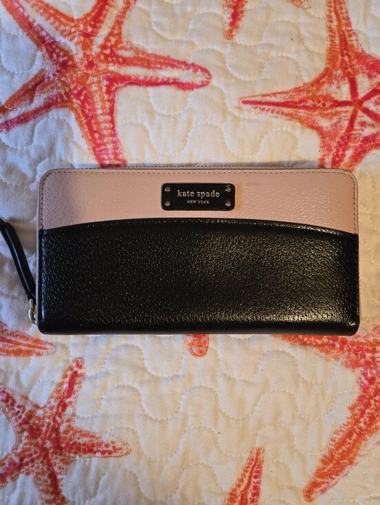 kate spade Handbags - Kate Spade Jeanne Large Continental Leather Wallet - Warm Vellum / Black